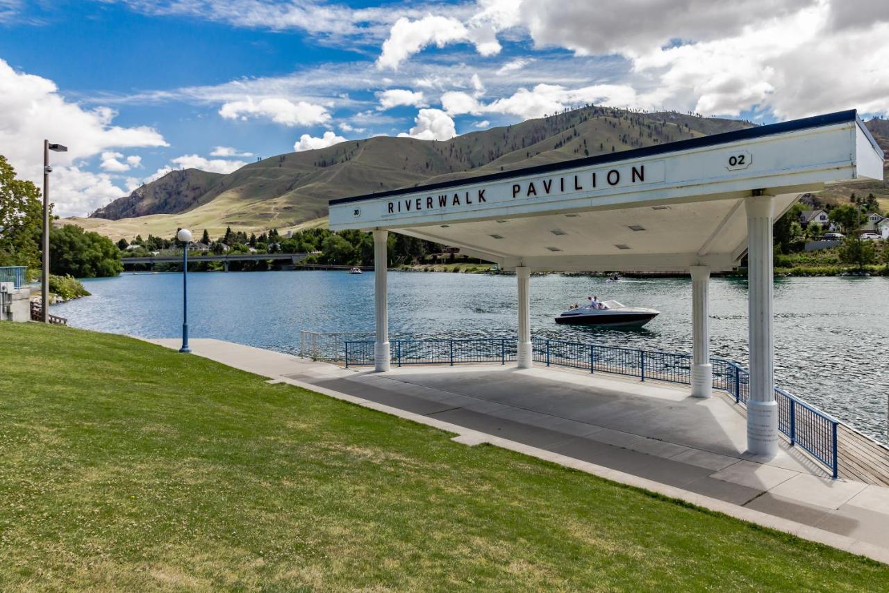 Chelan Resort Suites: Water Sunset Zewnętrze zdjęcie